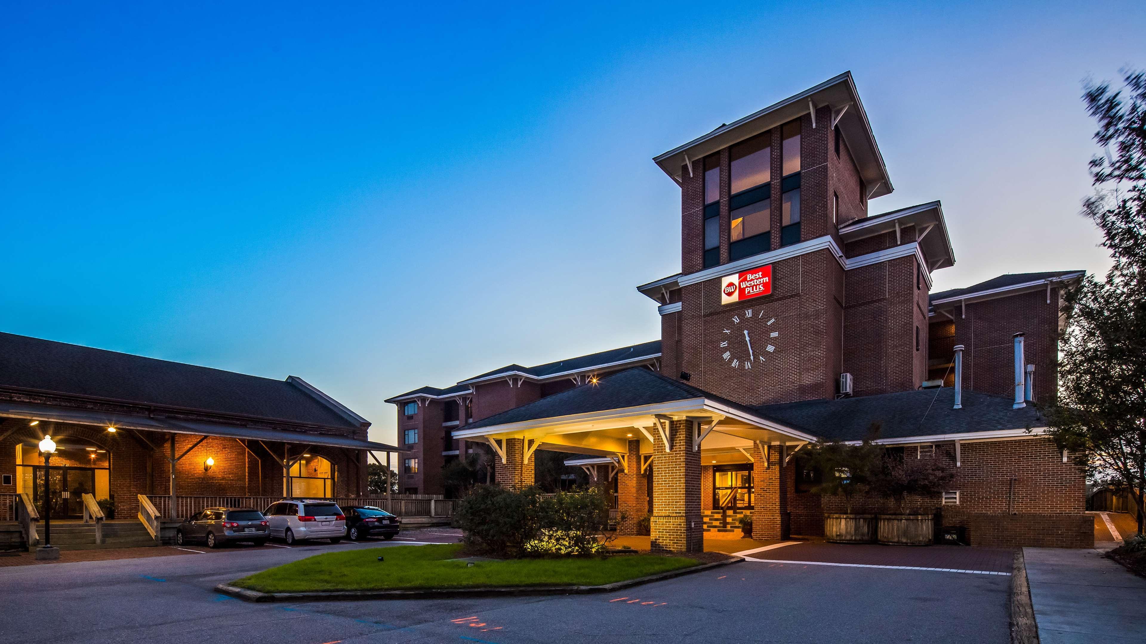 Best Western Plus Coastline Inn Wilmington Exterior foto